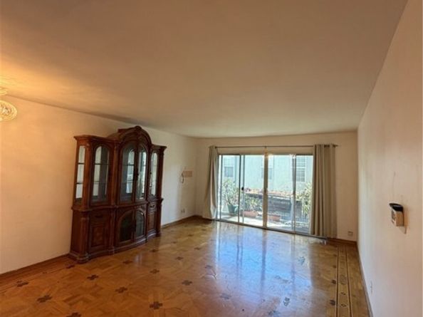 15344 Weddington St #204, Van Nuys (los Angeles) CA 91411