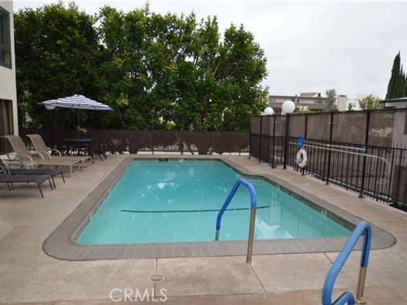 10409 Riverside Drive 204, Toluca Lake (los Angeles) CA 91602