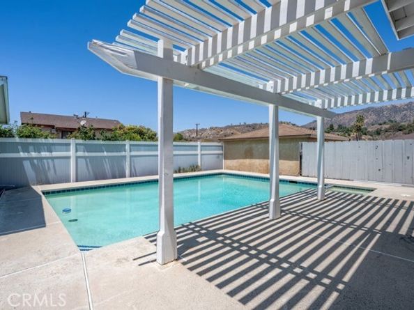 11009 Quill Avenue, Sunland (los Angeles) CA 91040