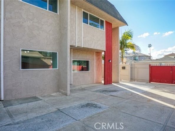 6104 Costello Avenue, Los Angeles CA 91401