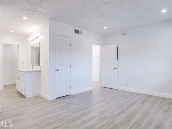 6104 Costello Avenue, Los Angeles CA 91401