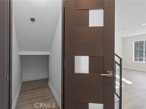 14957 Victory Boulevard 101, Van Nuys (los Angeles) CA 91411