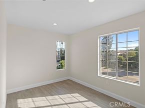 14957 Victory Boulevard 101, Van Nuys (los Angeles) CA 91411