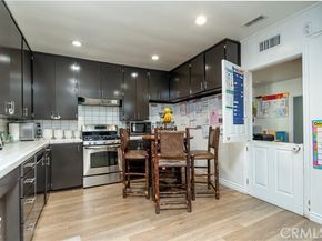 16040 Parthenia, North Hills (los Angeles) CA 91343