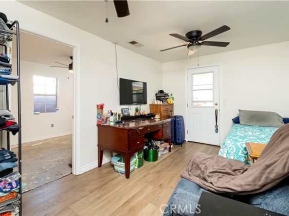 16040 Parthenia, North Hills (los Angeles) CA 91343