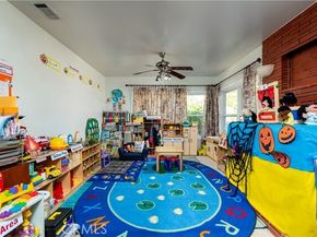 16040 Parthenia, North Hills (los Angeles) CA 91343