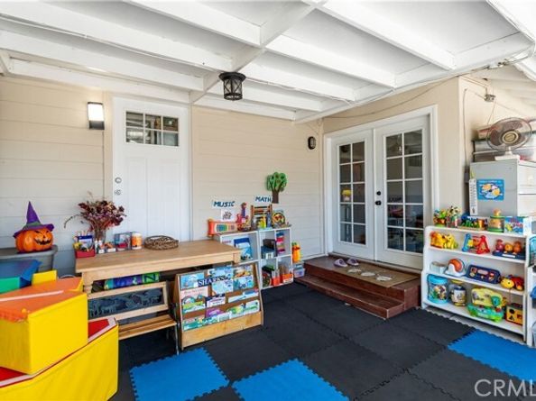 16040 Parthenia, North Hills (los Angeles) CA 91343