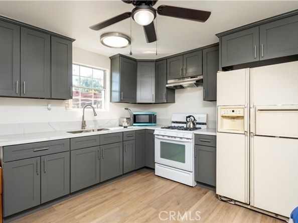 16040 Parthenia, North Hills (los Angeles) CA 91343
