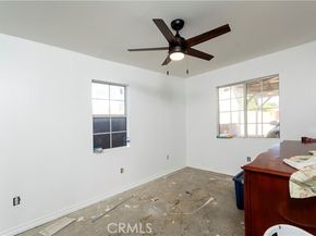 16040 Parthenia, North Hills (los Angeles) CA 91343