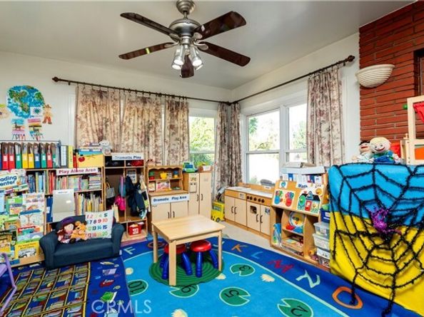 16040 Parthenia, North Hills (los Angeles) CA 91343