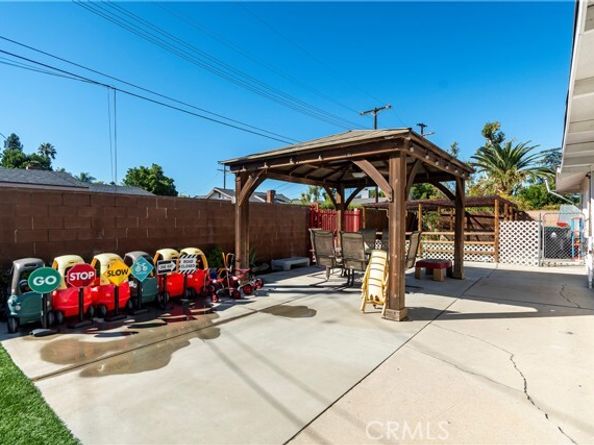 16040 Parthenia, North Hills (los Angeles) CA 91343