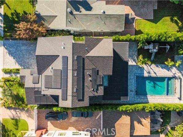 251 S Griffith Park, Burbank CA 91506