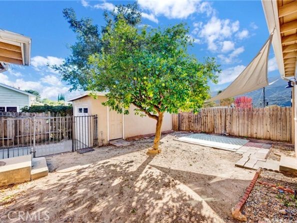 3740 4th, La Crescenta CA 91214