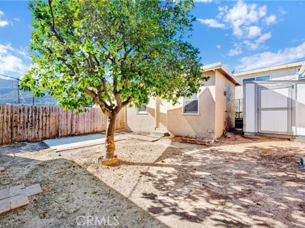 3740 4th, La Crescenta CA 91214