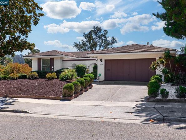 8197 Coach Dr, Oakland CA 94605