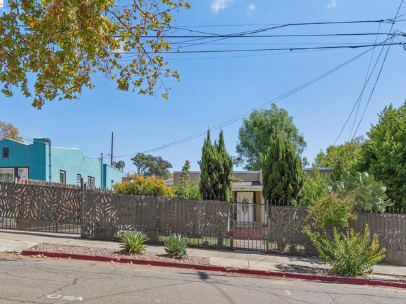 2960 106Th Ave, Oakland CA 94605