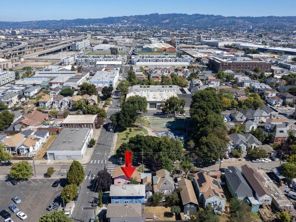 1234 Willow St, Oakland CA 94607