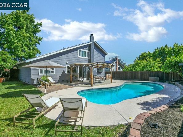 1154 Breckenridge Court, Martinez CA 94553