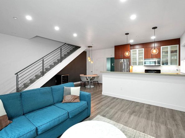 1555 32nd St 4, Oakland CA 94608