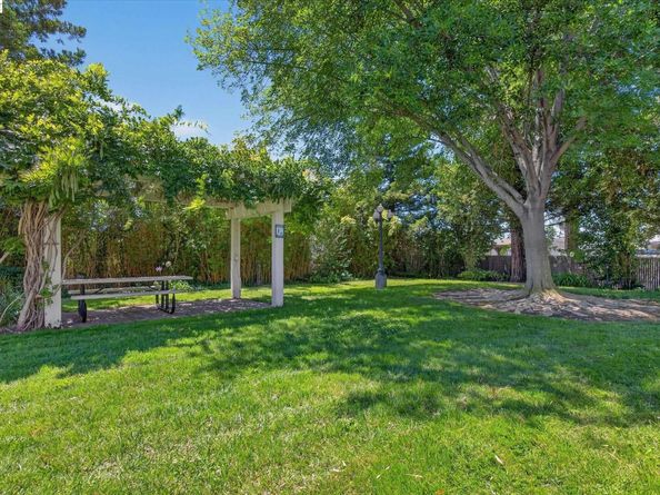 27787 Vasona Ct 13, Hayward CA 94544