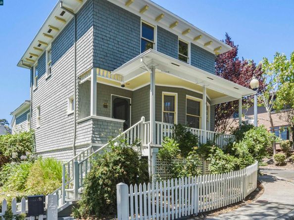 133 Pinole St, Hercules CA 94547