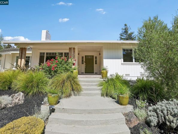 49 Corliss Dr, Moraga CA 94556