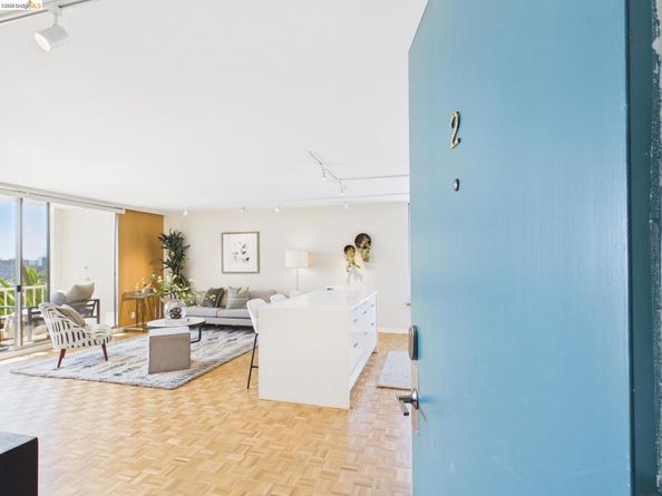 320 Lee St 702, Oakland CA 94610