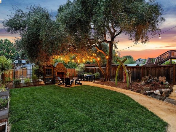 3014 College Avenue, Berkeley CA 94705