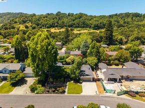 102 Brookfield Dr, Moraga CA 94556