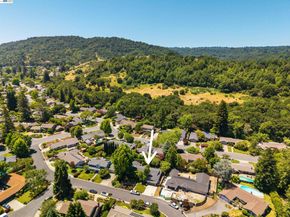 102 Brookfield Dr, Moraga CA 94556
