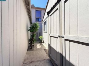 886 Valley Run, Hercules CA 94547