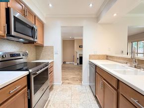 886 Valley Run, Hercules CA 94547