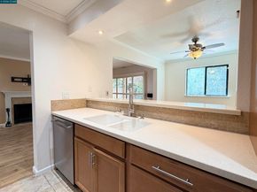 886 Valley Run, Hercules CA 94547