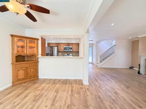 886 Valley Run, Hercules CA 94547
