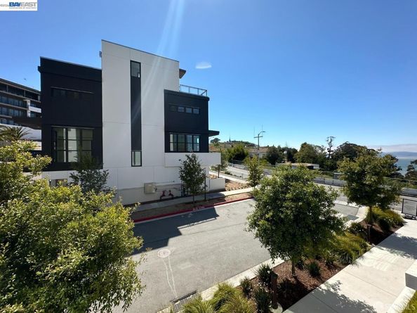 1 Bristol 302, San Francisco CA 94130