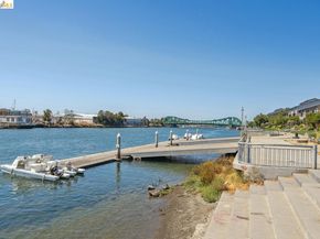3090 Glascock Street 216, Oakland CA 94601