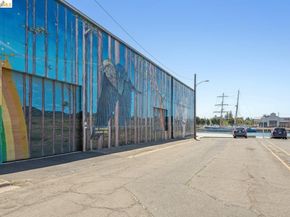 3090 Glascock Street 216, Oakland CA 94601