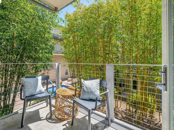 3090 Glascock Street 216, Oakland CA 94601