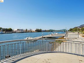 3090 Glascock Street 216, Oakland CA 94601