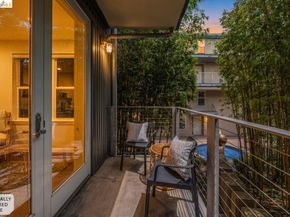 3090 Glascock Street 216, Oakland CA 94601