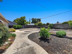 8271 Cavalier Lane, Dublin CA 94568