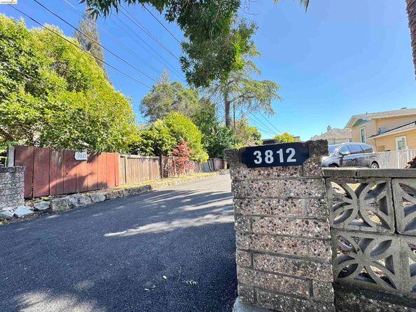 3812 Whittle Ave, Oakland CA 94602