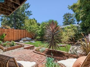 1917 Tiffin Rd, Oakland CA 94602