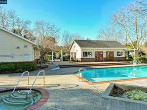 320 Warmcastle Court, Martinez CA 94553