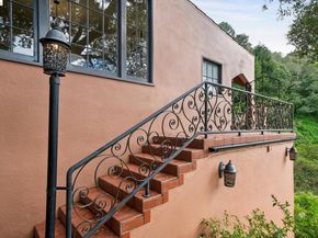 5617 Moraga, Oakland CA 94611