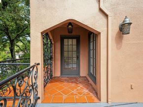 5617 Moraga, Oakland CA 94611