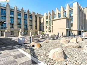 423 7th St 303, Oakland CA 94607
