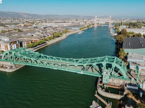 955 Shorepoint Ct 310, Alameda CA 94501