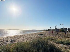 955 Shorepoint Ct 310, Alameda CA 94501