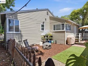 882 W Tennyson Rd, Hayward CA 94544